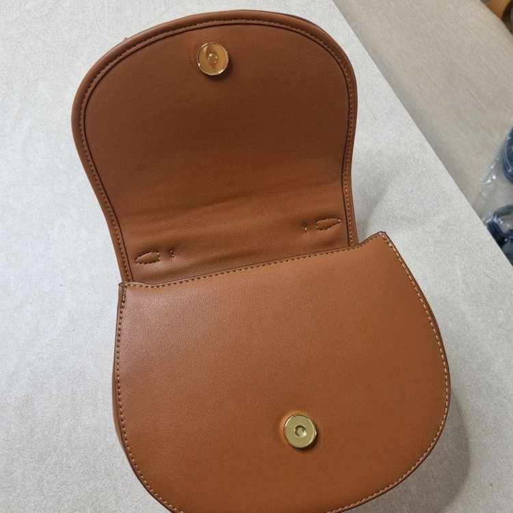 질스튜어트 크로스백 이미지