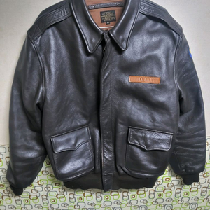 US AUTHENTIC MFG A-2 가죽자켓 이미지