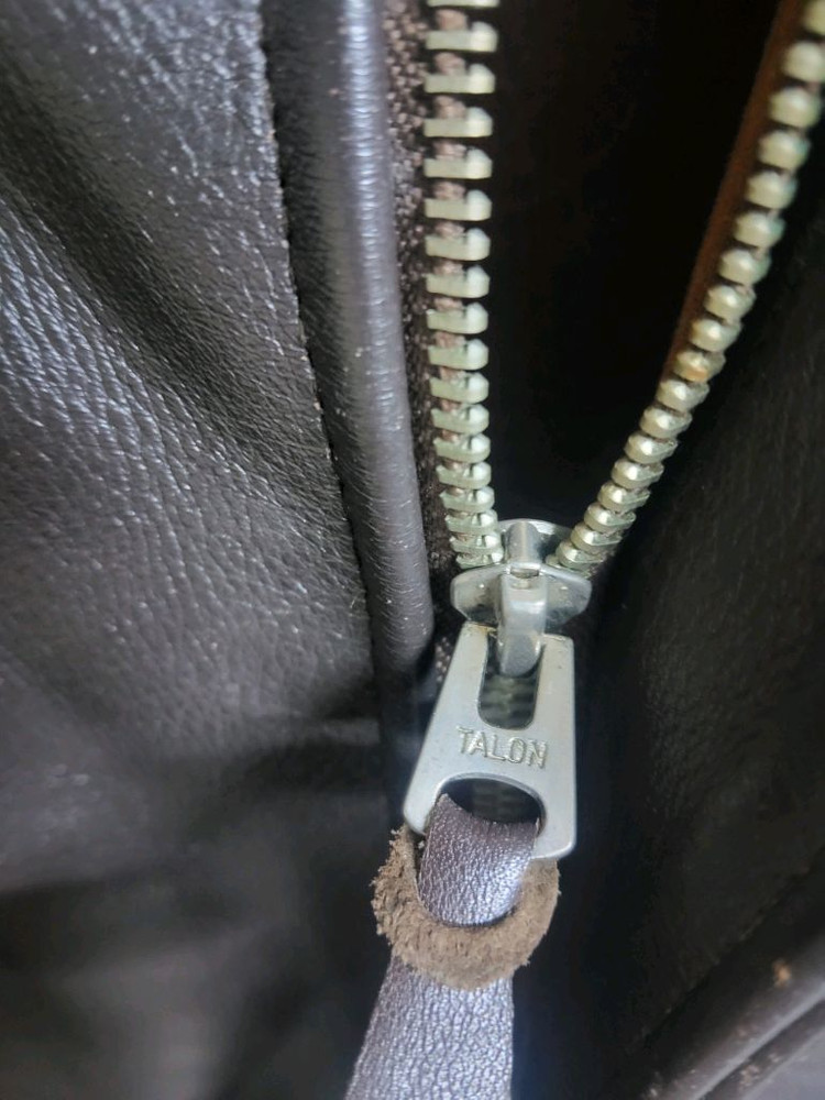 US AUTHENTIC MFG A-2 가죽자켓 이미지