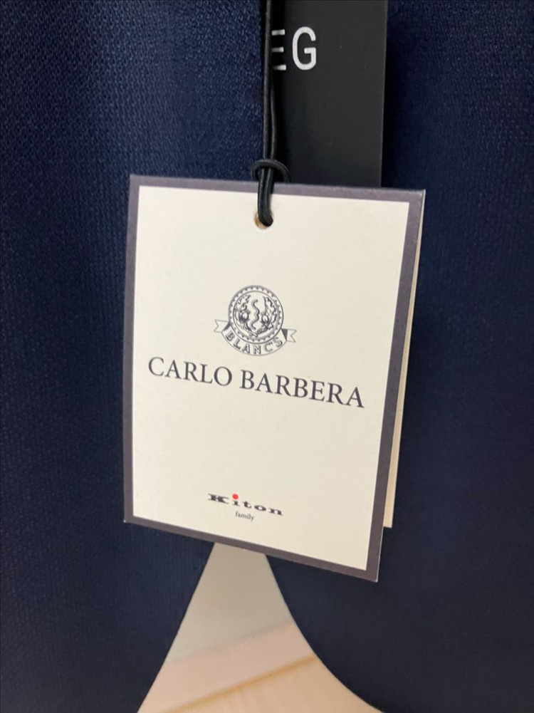 지이크 수트 (kiton 까를로바베라 원단 이미지