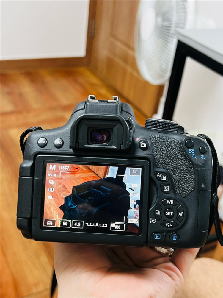 캐논 750d 렌즈 포함 이미지