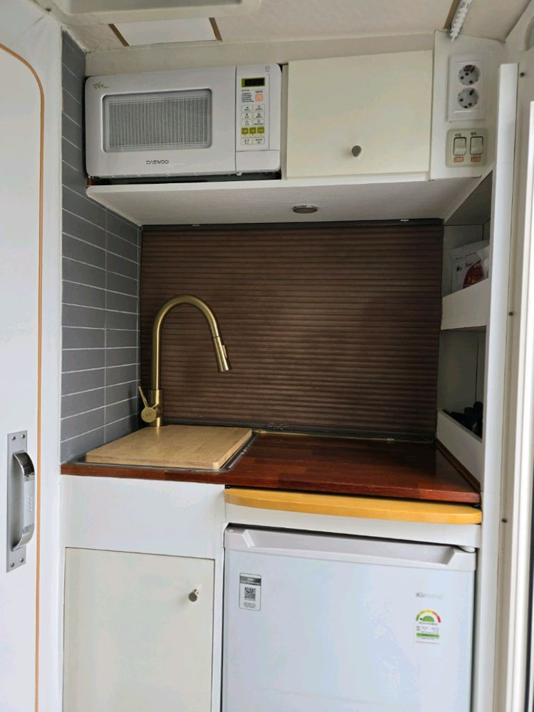 중고 캠핑카 이미지