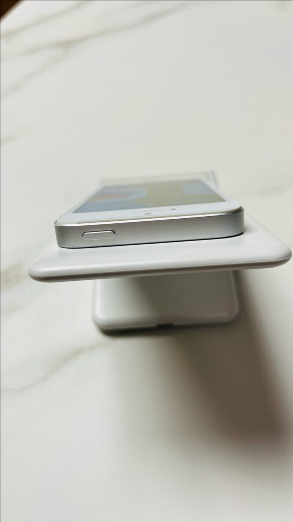 아이폰 se 실버 64기가 카메라무음 배터리액정신품 #234 이미지