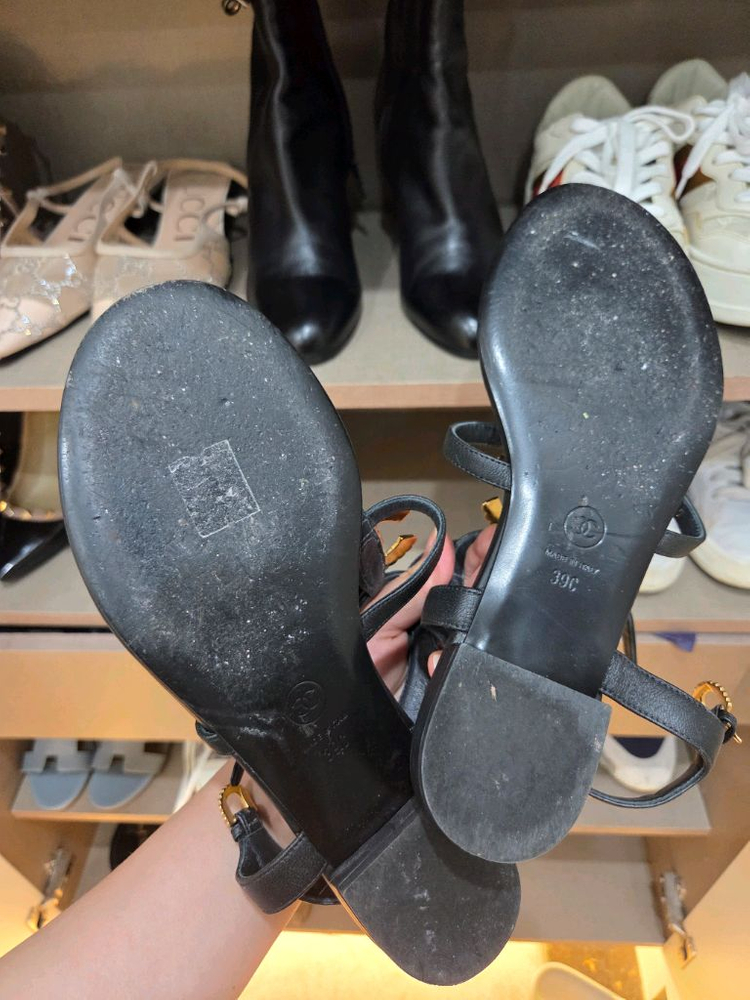 샤넬 로고 장식 샌들 39 이미지