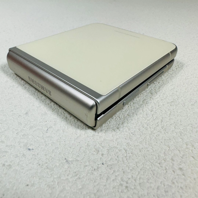 갤럭시Z플립3 크림색상 무잔상 256G 판매합니다 이미지