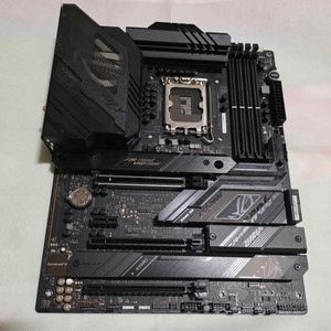 asus rog strix z790 f gaming wifi 이미지