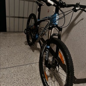 자이언트 xtc 풀카본 mtb 자전거 이미지