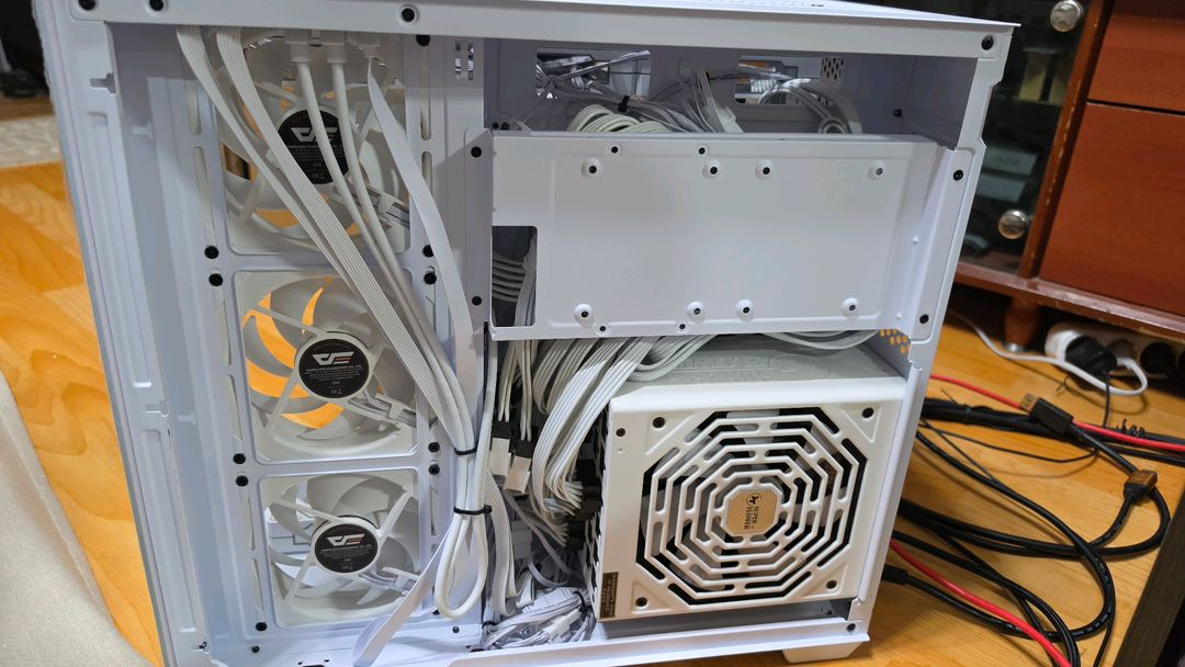 라이젠9 7950x3d rtx4070ti super 램64g 컴퓨터 본체 이미지