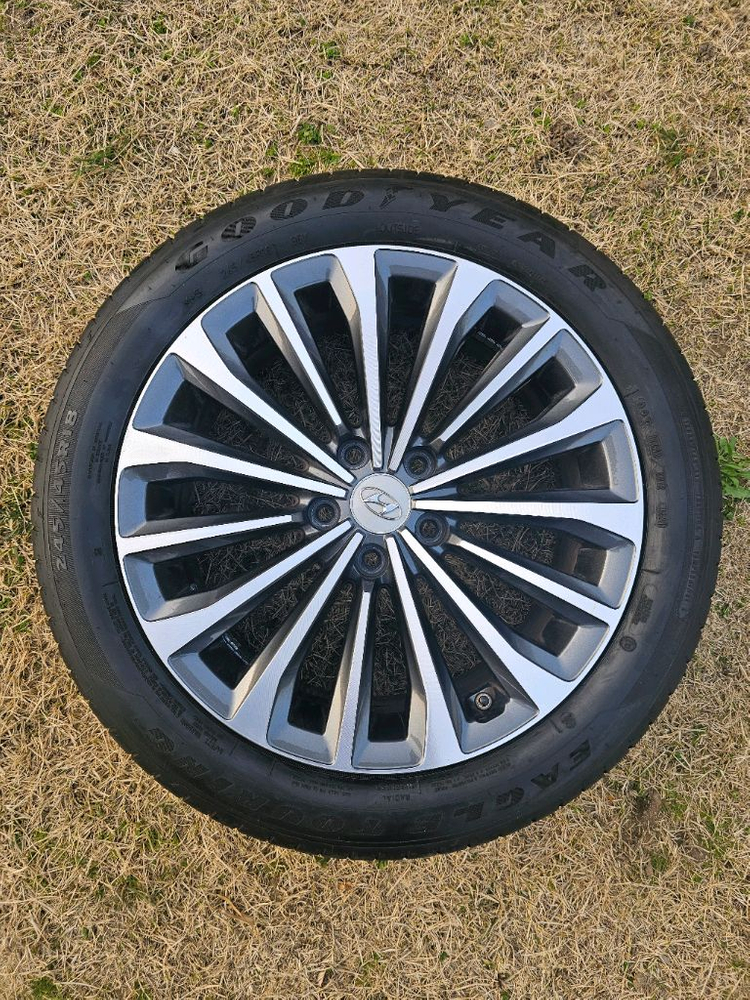 그랜져HG 18인치 휠타이어 4개 세트 판매 이미지