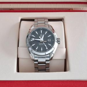 오메가 아쿠아테라 양각 쿼츠 회판 30mm 여성용 231.10.30.61.06.001 이미지