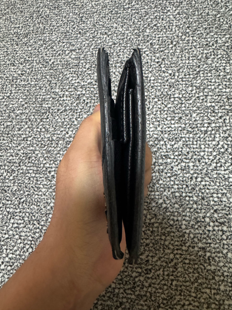 프라다 사피아노 반지갑 이미지