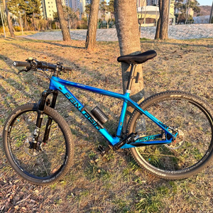 풀서스펜션 MTB 자전거 이미지
