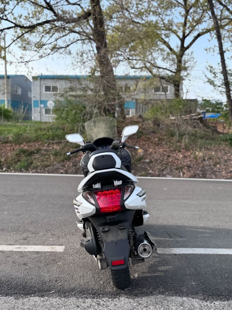 SYM 보이져125 이미지
