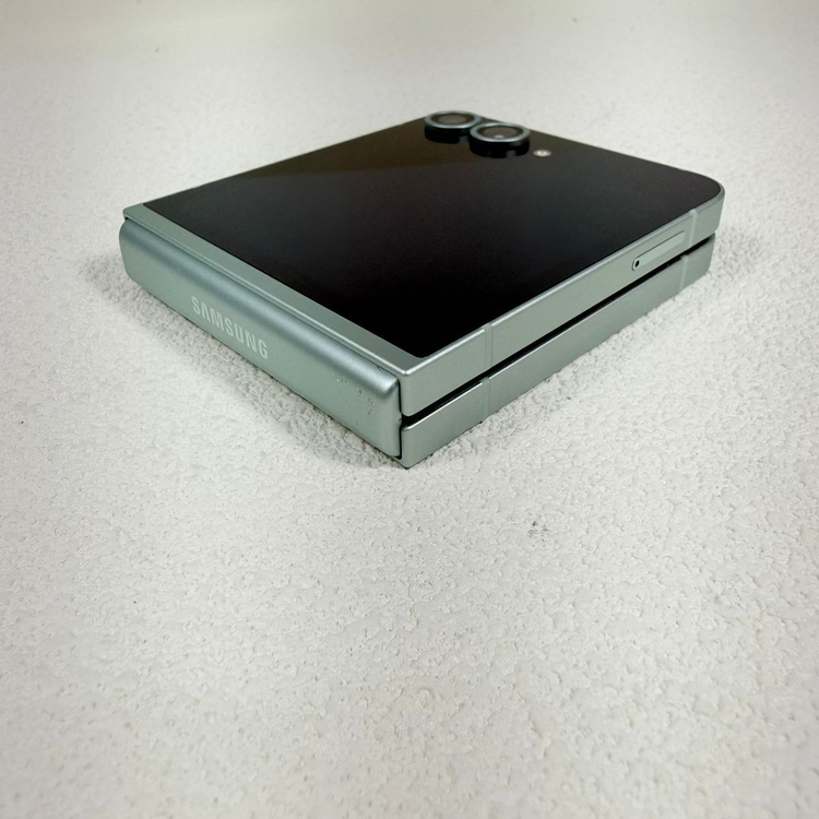 갤럭시 Z플립6 민트 256기가 이미지