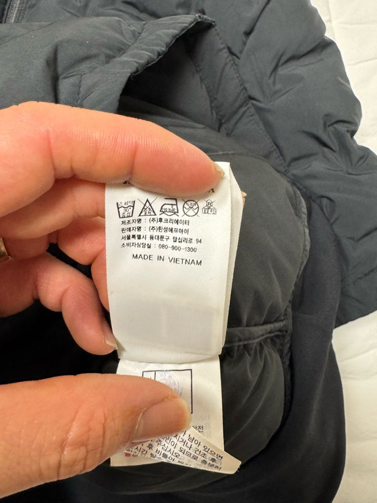 테일러메이드 여성용 패딩반팔자켓 팝니다 이미지