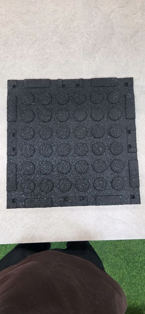 헬스장 체육관 짐 고무탄성매트 고무매트 50cmx50cm 20t 고품질 이미지