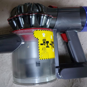 다이슨 V8 무선 청소기 파손품 부품용으로 처분 이미지