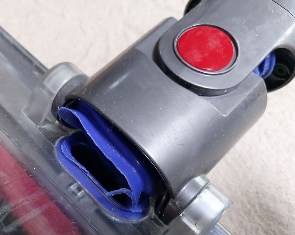 다이슨 V8 무선 청소기 파손품 부품용으로 처분 이미지