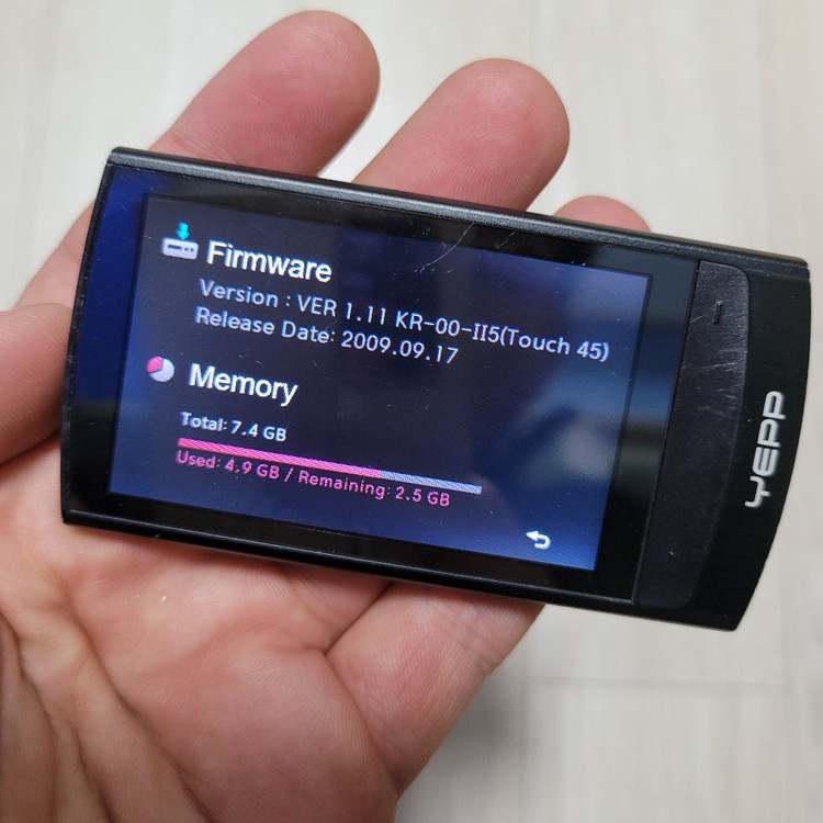 삼성 YEPP 옙 YP-R1 블랙 MP3 4기가 이미지