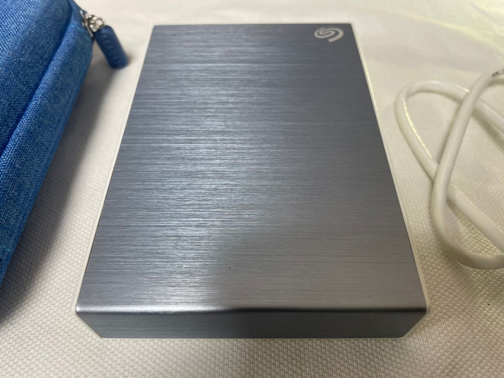 씨게이트 휴대용 외장하드 / 4TB / 라이트블루 컬러 / 본품+케이블+파우치 이미지