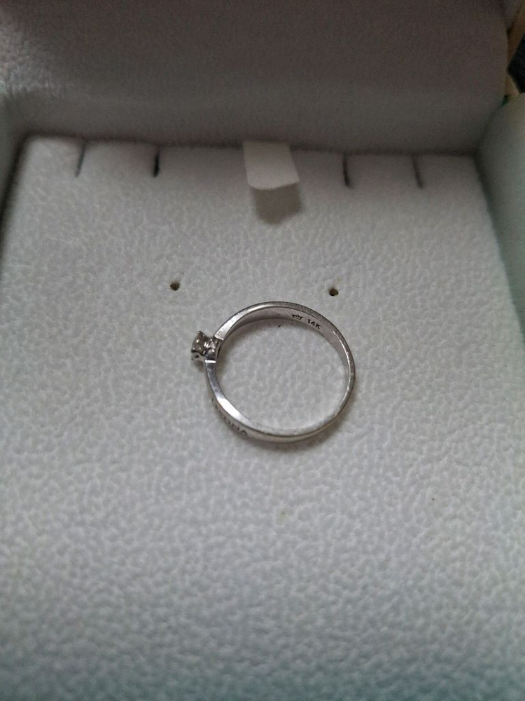 제이에스티나 14k반지 팝니다. 이미지