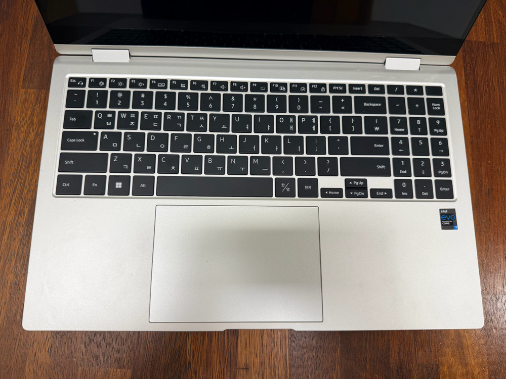 삼성 갤럭시북 프로360 2-in-1 컨버터블 노트북 이미지