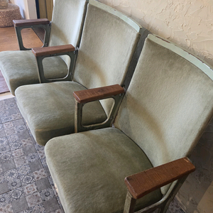 영국산 클래식 영화관 빈티지가구 이미지