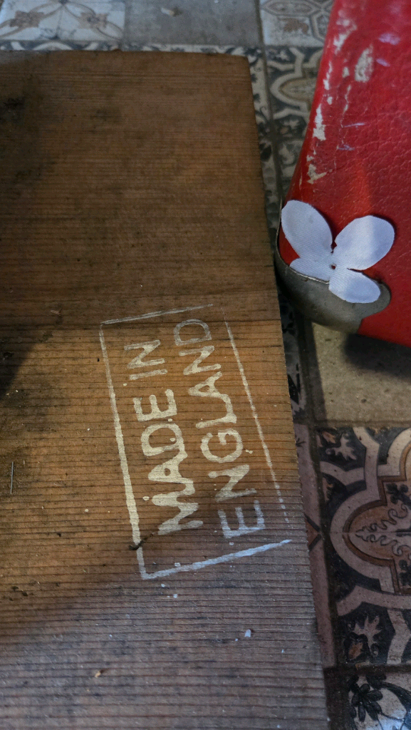 영국산 클래식 영화관 빈티지가구 이미지