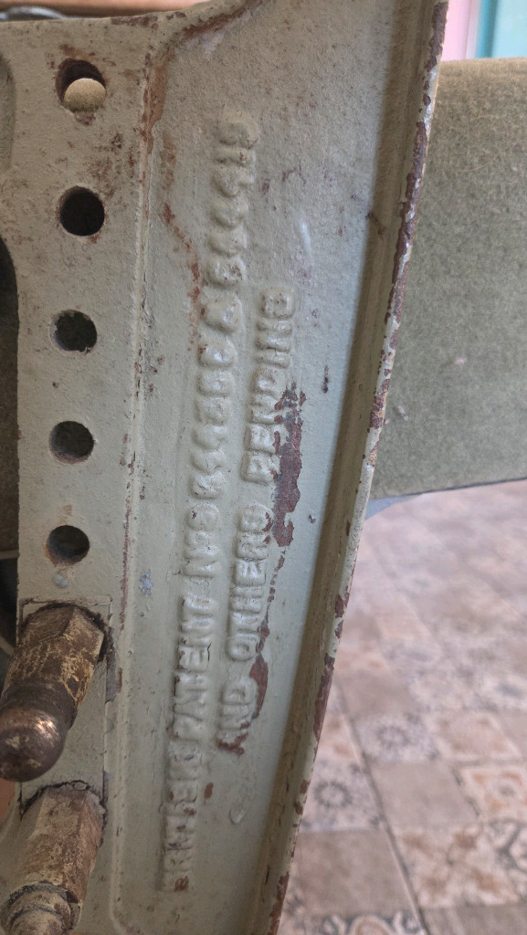 영국산 클래식 영화관 빈티지가구 이미지