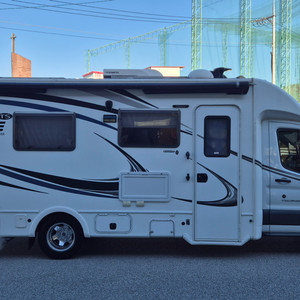 포레스트리버 K-WAVE TS 캠핑카, 2016년식(2020년 등록), 6999만원 이미지