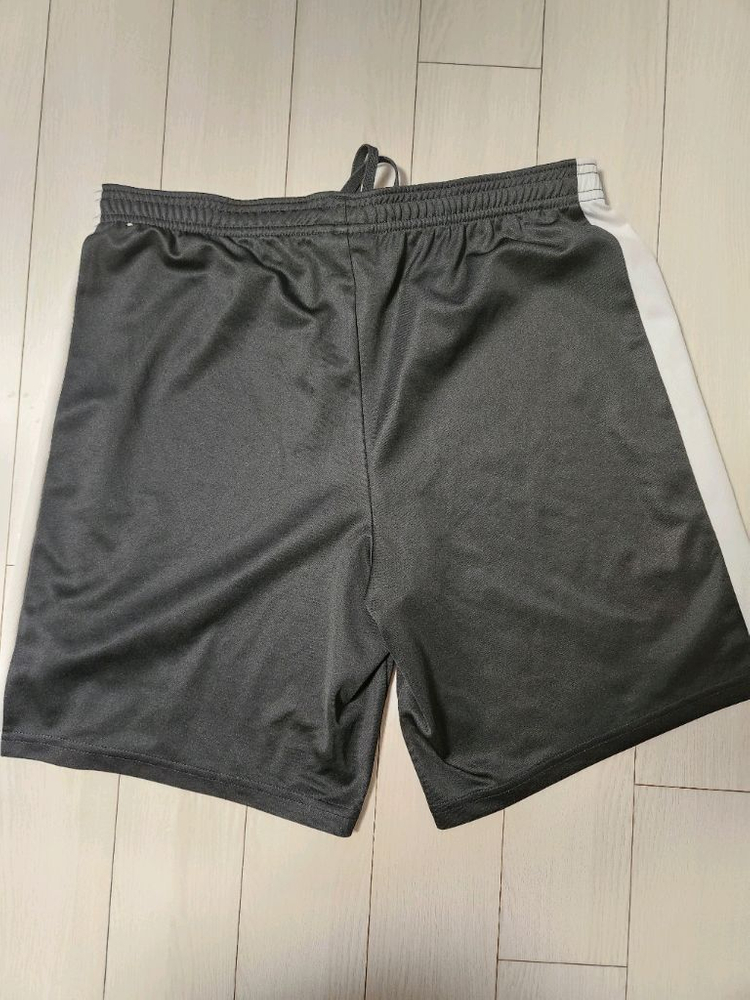 나이키 드라이 핏 반바지 아카데미 남성 축구 쇼츠 DV9743-010 사이즈 L새거는 아니지만 사용감 거의 없어요^ 이미지