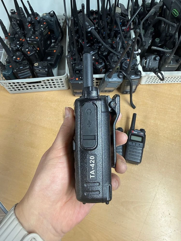 티알엑스 TA420 TA-420 휴대용 디지털 업무 무전기 / 풀세트 이미지