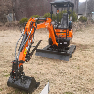 1.7톤 포크레인 미니굴삭기 017 농기계장비 집게장착 무료배송 바가지 풀옵션 이미지