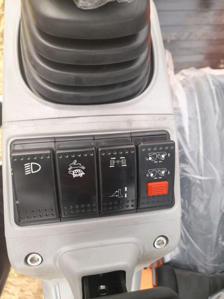 1.7톤 포크레인 미니굴삭기 017 농기계장비 집게장착 무료배송 바가지 풀옵션 이미지