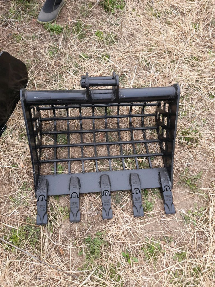 1.7톤 포크레인 미니굴삭기 017 농기계장비 집게장착 무료배송 바가지 풀옵션 이미지