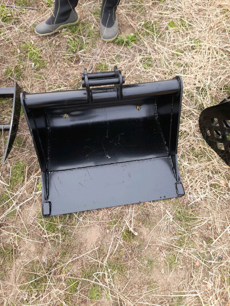 1.7톤 포크레인 미니굴삭기 017 농기계장비 집게장착 무료배송 바가지 풀옵션 이미지