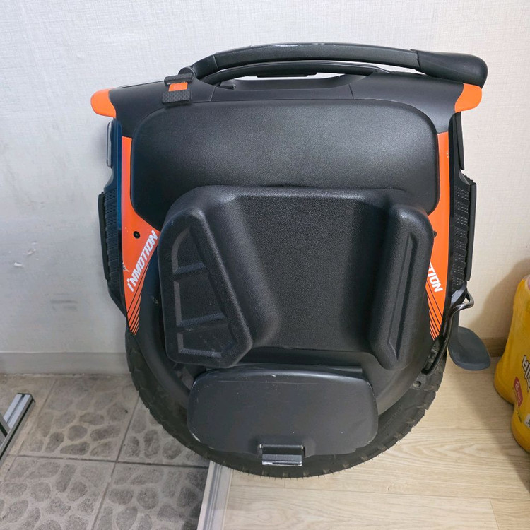 전동휠 인모션v12pro 이미지