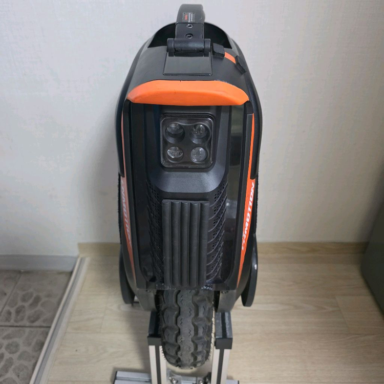 전동휠 인모션v12pro 이미지