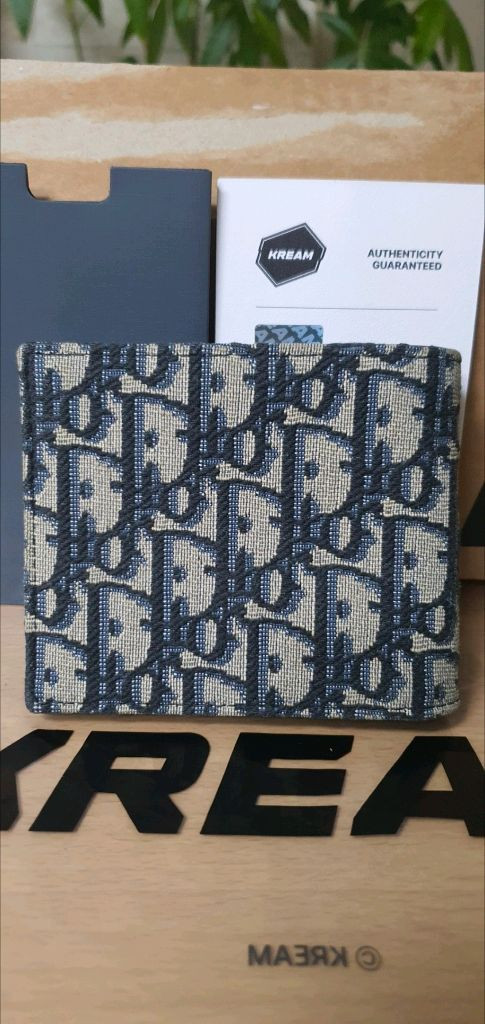 디올 오블리크 반지갑/지갑 정품S급(보증서O)구찌프라다루이비통디올고야드샤넬셀린느보테가생로랑발렌시아가버버리가방 이미지