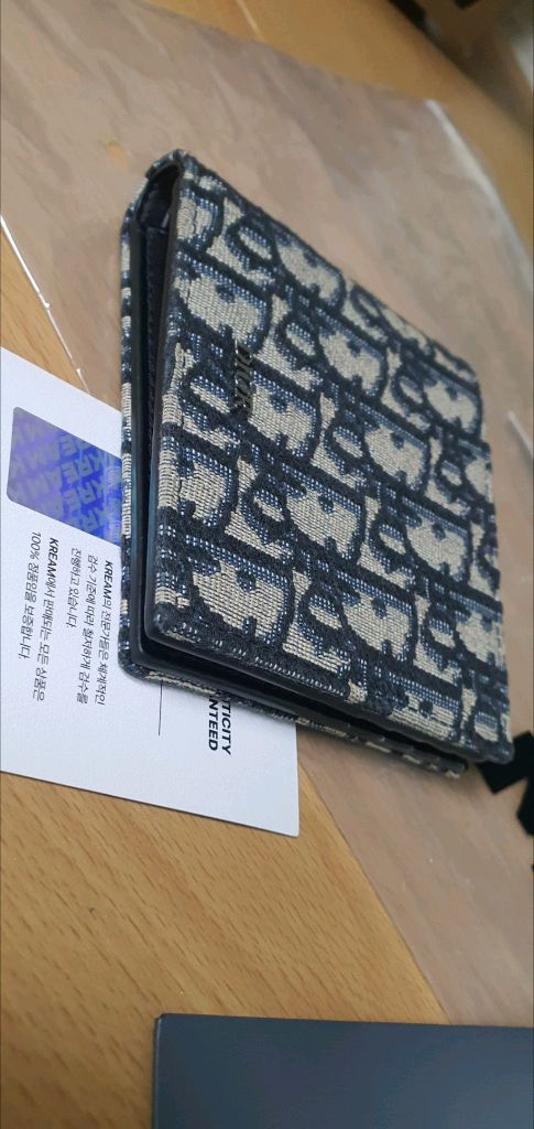 디올 오블리크 반지갑/지갑 정품S급(보증서O)구찌프라다루이비통디올고야드샤넬셀린느보테가생로랑발렌시아가버버리가방 이미지