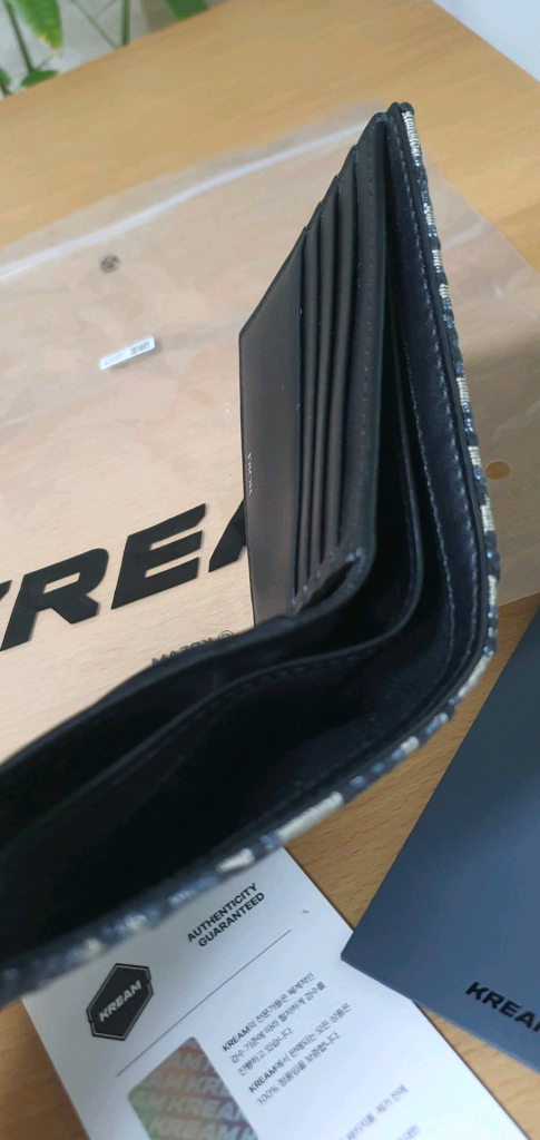 디올 오블리크 반지갑/지갑 정품S급(보증서O)구찌프라다루이비통디올고야드샤넬셀린느보테가생로랑발렌시아가버버리가방 이미지