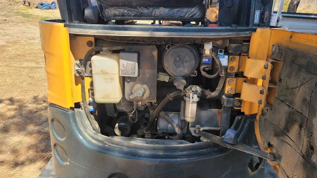 현대 미니굴삭기 R17 2016년식 풀세트, 채바가지, 유압집게 포함 장비~!! 이미지