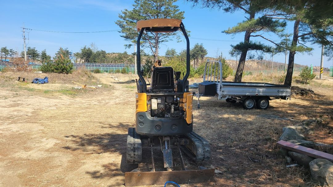 현대 미니굴삭기 R17 2016년식 풀세트, 채바가지, 유압집게 포함 장비~!! 이미지