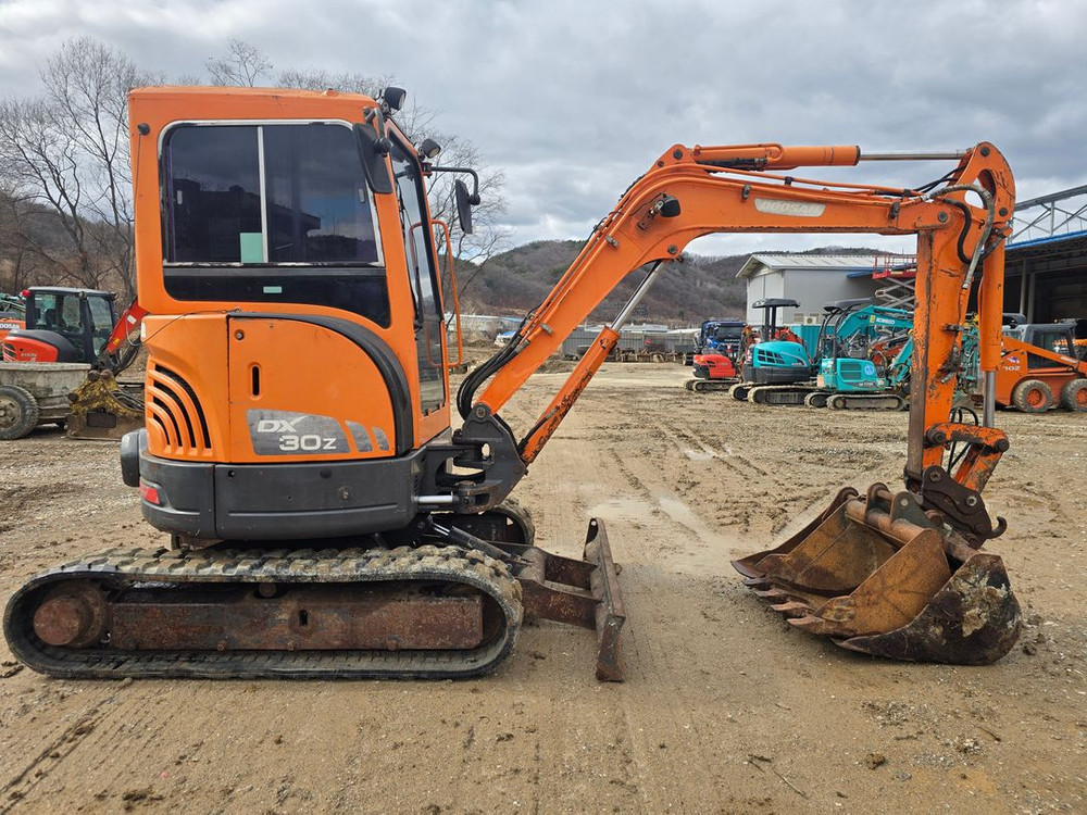 두산 미니굴삭기 DX30Z 캐빈 저가동 장비~!! 이미지
