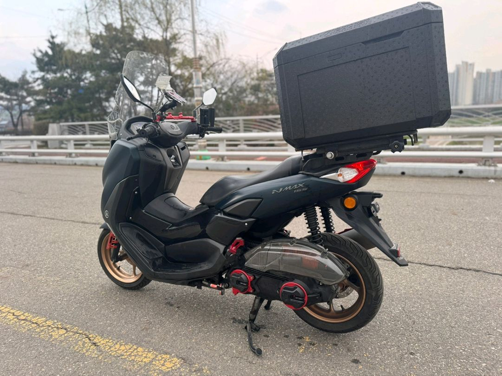 야마하 nmax155 22년 배달풀셋팅 팝니다 이미지