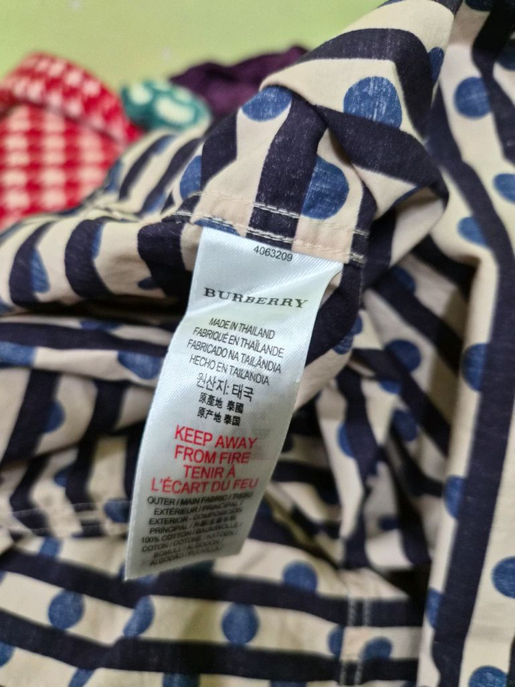 버버리 칠드런 스트라이프 도트 셔츠14y(반가슴44)상태최상 택포29000 이미지