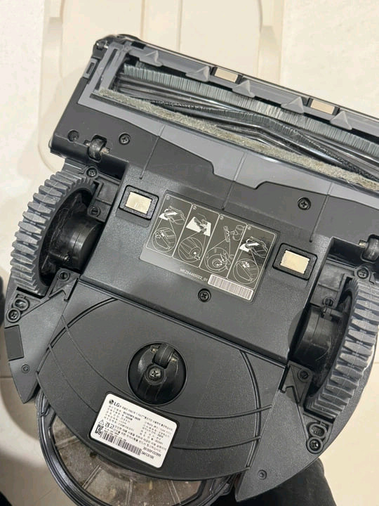 LG 오브제컬렉션 로봇청소기 R9 이미지