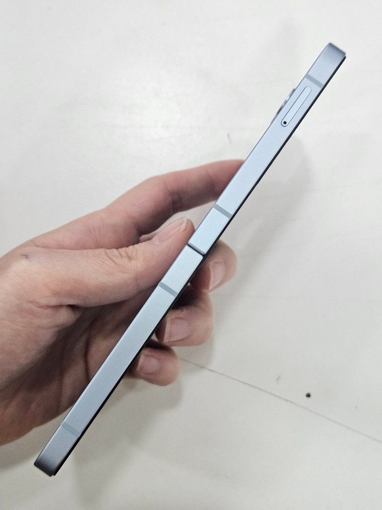 갤럭시Z플립6 256GB 블루 이미지