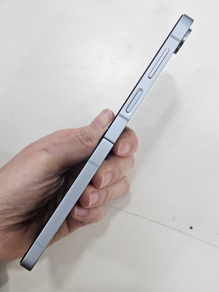 갤럭시Z플립6 256GB 블루 이미지