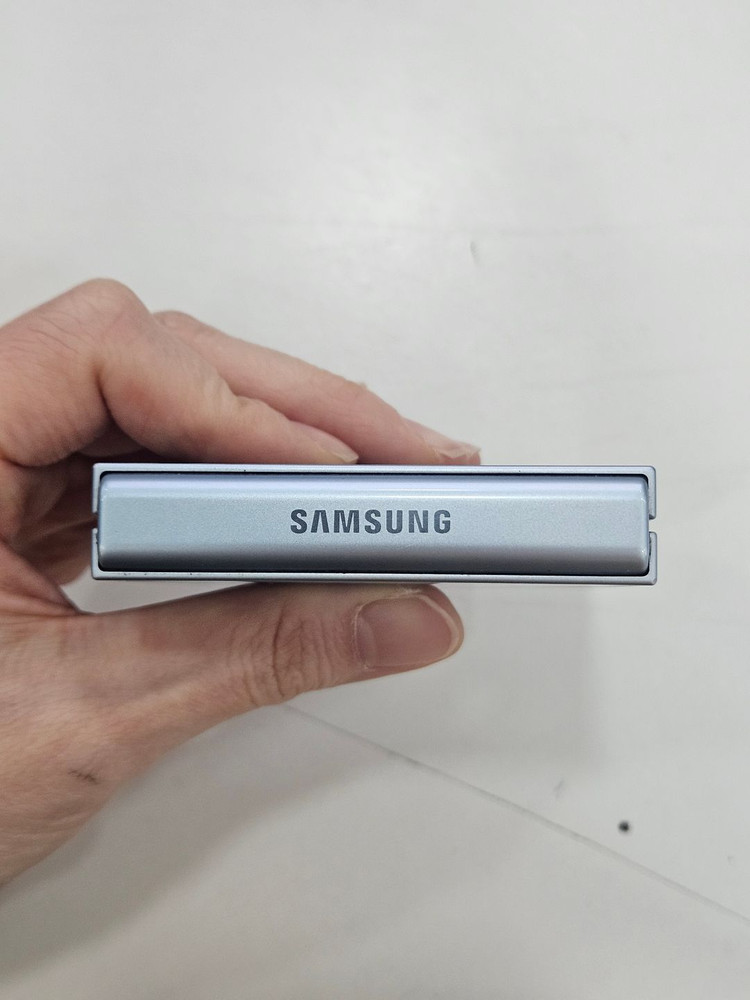 갤럭시Z플립6 256GB 블루 이미지